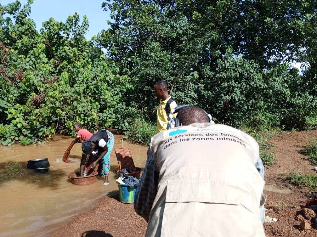 Voyage de production médiatique à Simandou (Damaro)